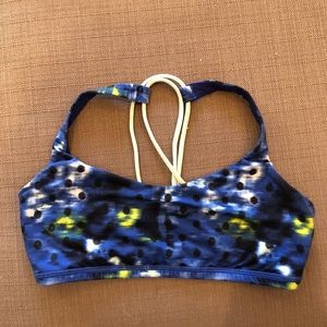 Lululemon sports bra
